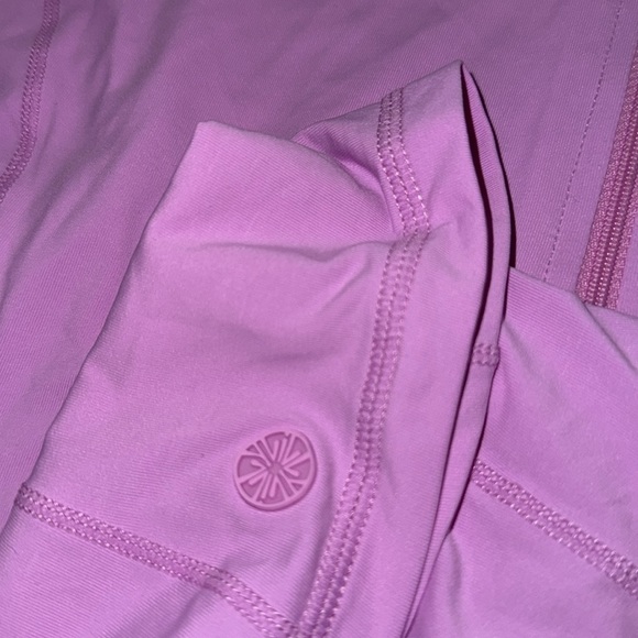 Lilly Pulitzer Justine half-zip UPF 50+ lavender cosmos size large NWT - Picture 7 of 9